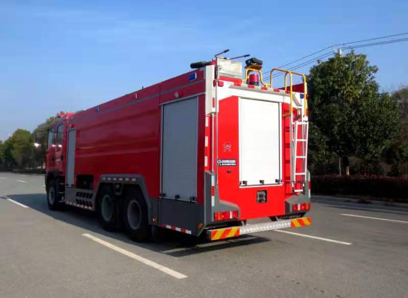 豪沃12吨泡沫消防车