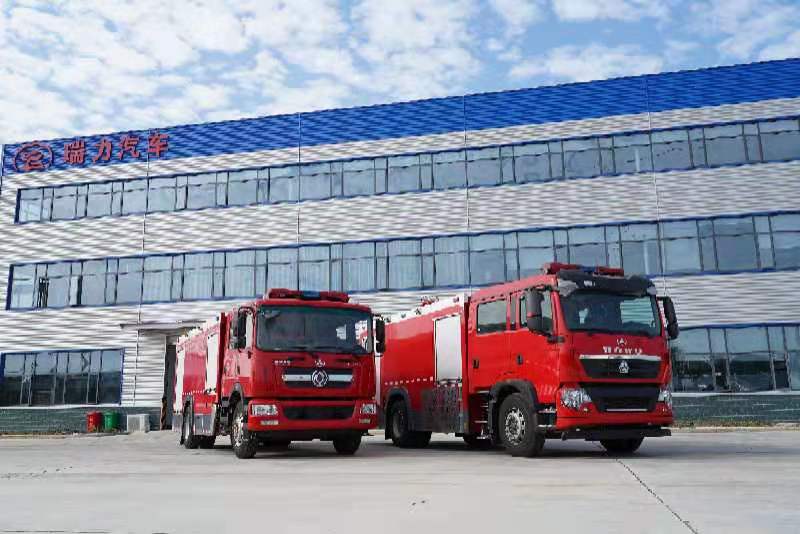 国六重汽8方水罐消防车