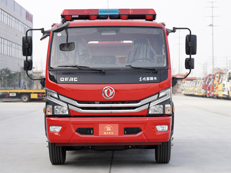 东风多利卡4吨水罐消防车