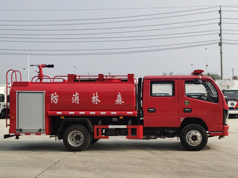瑞力4吨消防洒水车