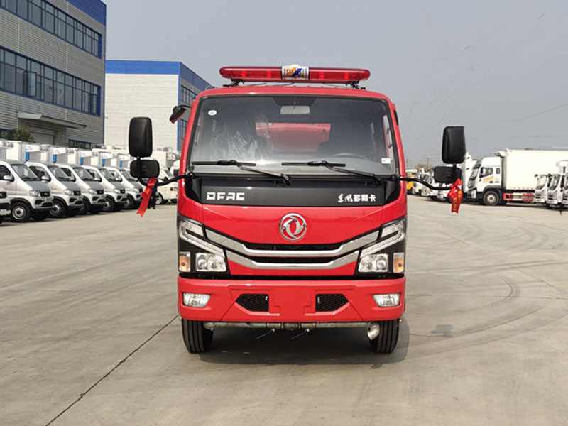 瑞力4吨消防洒水车
