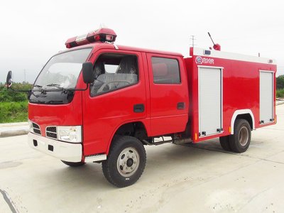 小多利卡水罐消防车
